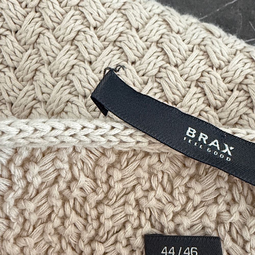 Brax | Taylor Heavy Knit Sleeveless Sweater w Tassel Detail - Picture 7 of 10